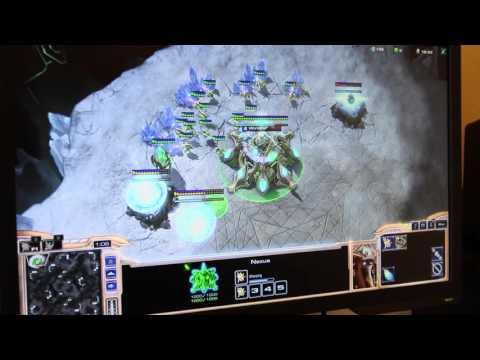 Starcraft-Spieler Tobias Sieber erklärt das Spiel