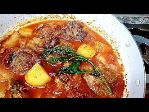 STEWED CHICKEN AND POTATOES | Pollo Guisado | Simply Mamá Cooks