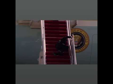 Biden falls off AF1 stairs *funny*