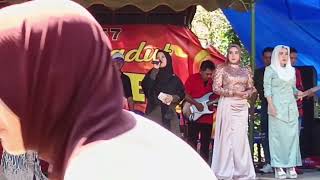 Download lagu CEMARA BIRU VOC. LESTI DI MANTUYAN HALONG KALIMANTAN SELATAN mp3