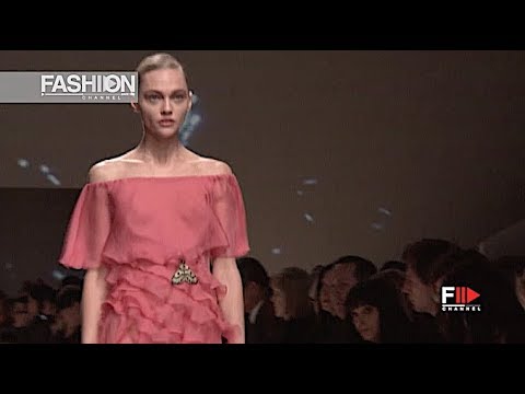 VALENTINO Fall 2010 Paris - Fashion Channel