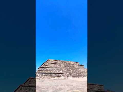 LITTLE MOON PYRAMID- 'LA LUNA' #travel #mexicocity #mexico #usa #shorts
