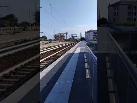 Arrivo Treno IC 681 ad Albenga 19/07/2019.