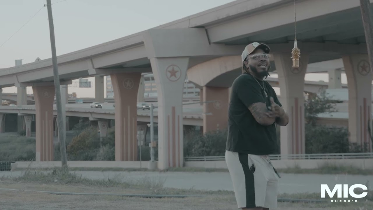 Still from the BLICCA FLO video