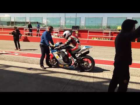 Davide Stirpe rientra ai box con MV F3 Extreme Racing.