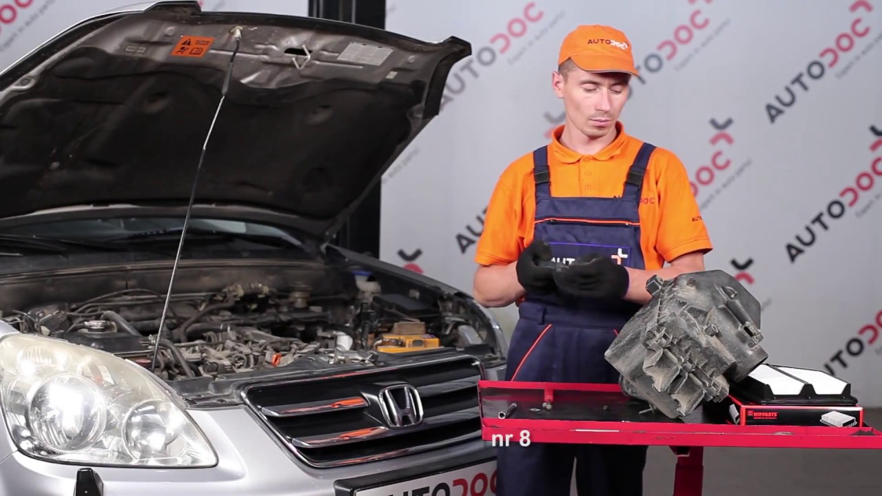 Jak wymienić filtr powietrza w Honda CR-V II - poradnik naprawy