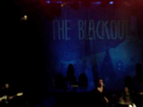Paramore - S.A The Blackout - Belfast Kings hall 2010 - Save ourselves