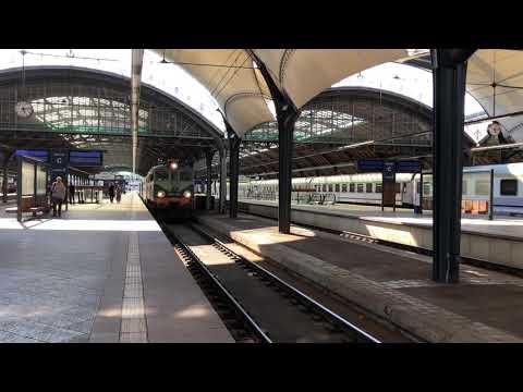 [ULTRA MIJANKA] Odjazd EP07-330 z IC Światowid mija sie z równolegle jadącym Impulsem i Kiblem.