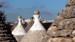 preview picture of video 'Puglia - Locorotondo - Dalla campagna con trulli 3'