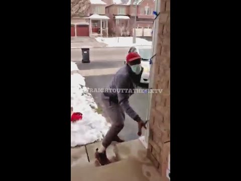 Thief Fails At Stealing A Package And Gets Stuck In A Snowbank In The Most Embarrassing Escape Attempt