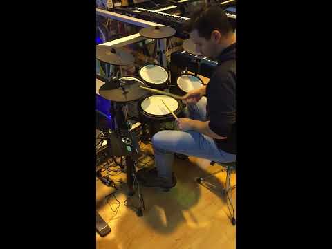 TEST ROLAND TD17KVX