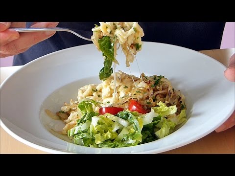 Handgeschabte Käsespätzle selber machen mit Röstzwiebeln & geschmelzten Zwiebeln