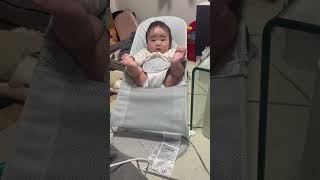 足を発見した赤ちゃん #赤ちゃん #0才 #赤ちゃんのいる生活 #5ヶ月 #5ヶ月赤ちゃん