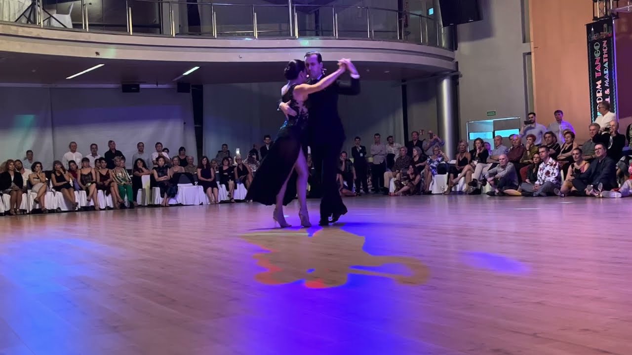 Video thumbnail for Vanessa Villalba y Facundo Piñiero ~ "Una Fija" Carlos Di Sarli ~ 5/2023