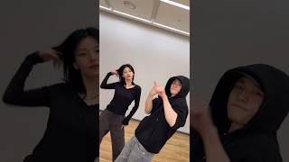Download lagu Hwang siblings doing AIR challenge💨#hyunjin #yeji #straykids #itzy mp3 Download lagu Hwang siblings doing AIR challenge💨#hyunjin #yeji #straykids #itzy mp3