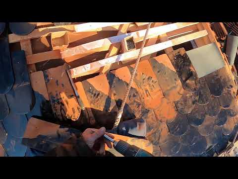 Rechte fliehende Biberschwanzkehle an Trapezgaube - Teil 5 - Biberschwanzdach in Leisnig