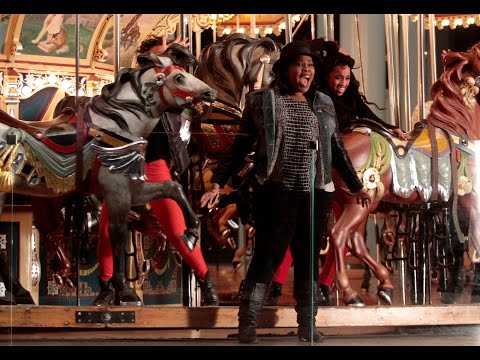 (You Make Me Feel Like) A Natural Woman thumbnail