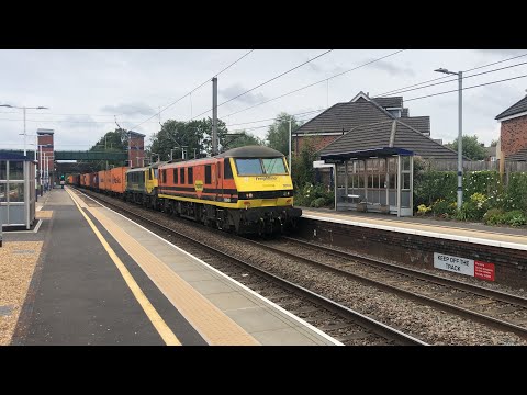 BR Class 90 #90048 Freightliner Cargo Train