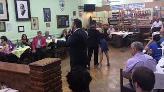 canta Giacomo Santiago Maini bailan Mirta Milone y Quique Camargo tango "Estrella" en GEBA 9-07-2017