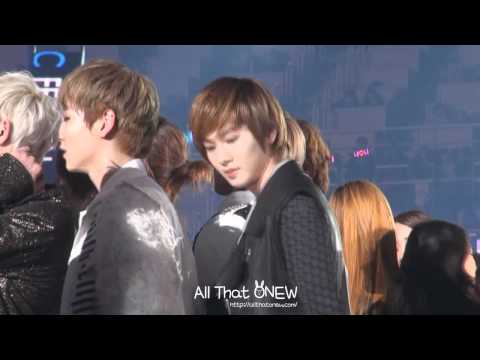 [FANCAM] 111231 Cute Onho moment @ |\/|!3C Gay0 Da3jun ending