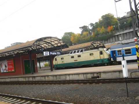 Přistavení vlaku R 612 Bílina - Praha hlavní nádraží