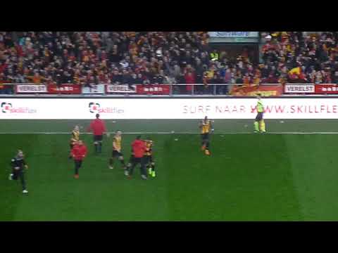 KV Mechelen title celebrations: stadium erupts after Tainmont scores the winning goal! (16/3/19)