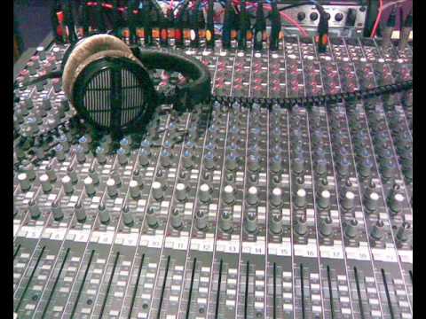 Siła Przebicia Feat Alter / Dym , Jasiek MBH , Zygi Endeff , Poseł , Dj Hałas - Szacunek