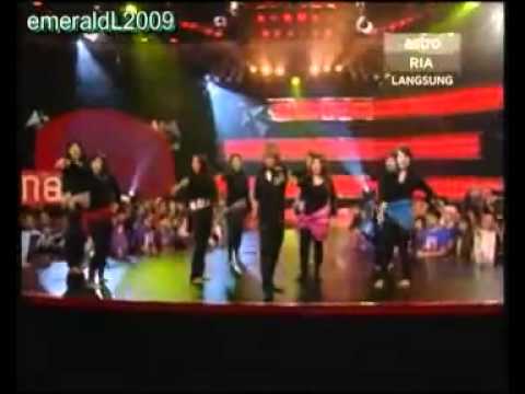 Lagu  Ku Menunggu (Rossa)  | Konsert AF9 Minggu  5 - Lena AF9 ( 7 May 2011 )