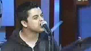 Green Day - 86 (Live on Mtv&#39;s first listen 2000)