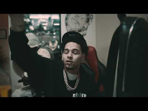 MoneyBagz Buzz - Bad Slippin (Official Music Video)