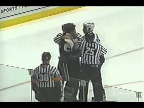 Mike Commodore vs Sean McMorrow