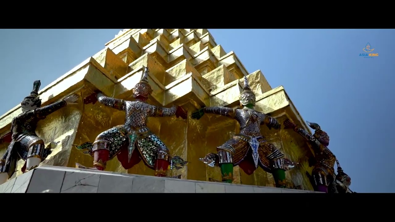 The Grand Palace - The most prominent architectural complex of Thailand