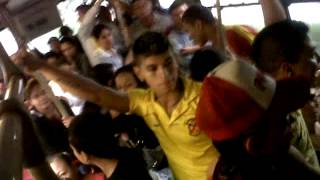 Caos dentro de Megabús por culpa de aficionados del Pereira y América