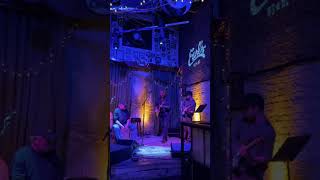 Guitar solo over “Out of my Mind” by @JohnGorka1958 from @GreggCagno set at Earl’s #openmic