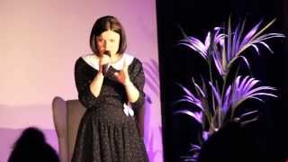 Hersi singing One night's anger at Eurofan cafe 1/5-2014