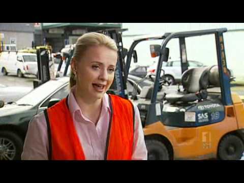 Flood pummels Brisbane fruit markets
