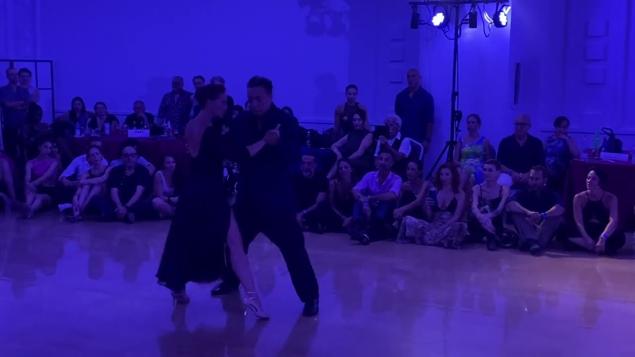 Video thumbnail for Mariano "Chicho" Frumboli y Juana Sepulveda - Sueño Azul - Orquesta Osvaldo Fresedo