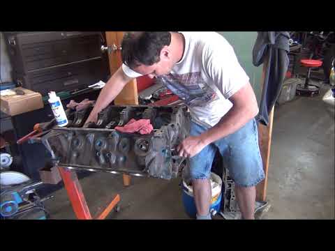 460 rebuild Part 5 Installing the cam.