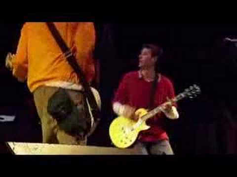 download lagu mp3 mp4 Foo Fighters This Is A Call Live Glasto 1998, download mp3 Foo Fighters This Is A Call Live Glasto 1998 free downloadn, video klip Foo Fighters This Is A Call Live Glasto 1998