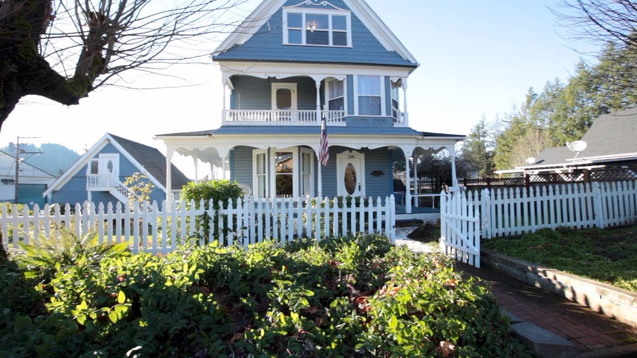 Historic Victorian Home in South Prairie, WA