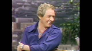 Mel Tillis discussing his stutter/stammer on the Tonight Show with guest host Roy Clark - 8.02.1976