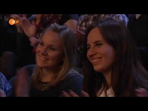 Timo Wopp als neoliberaler Balljongleur in der Anstalt ZDF