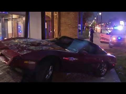 Corvette crashes into bank on Detroit’s west side