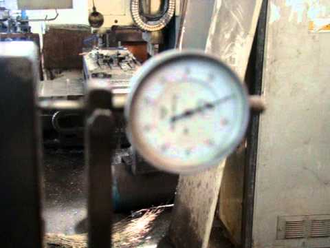 3 检查轴间隙。误差0 005mm