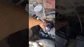 changing alternator on 1994 GMC 2500 Vandura #alternator #GMC #1994 #mechanical #mechanics