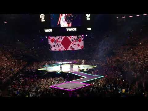 concert vlog; twice doing Beyoncé? |kcon la day two| 180811