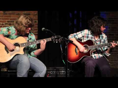 She Rocks Summer NAMM Showcase – Grace & Chelsea Constable "Sultans of Swing"