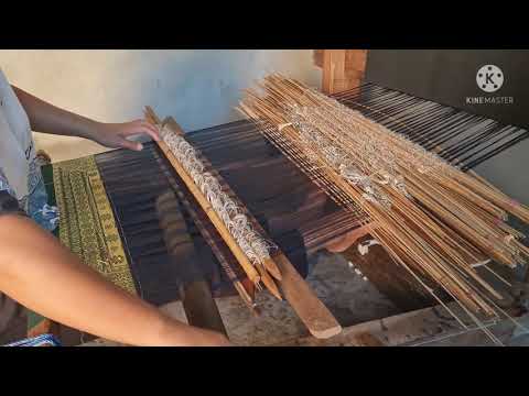 Proses tenun songket Palembang - Mardiah Songket
