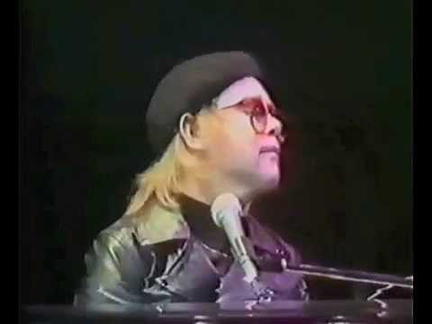 Elton John - Roy Rogers (Live at Wembley Empire Pool 1977)
