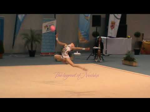 Keziah GORE (GBR) ball - 2012 Calais senior EF